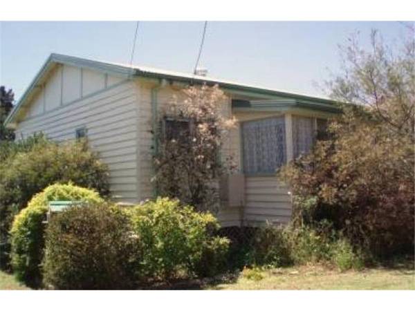 OLDER STYLE 3 BEDROOM HOME Picture 1