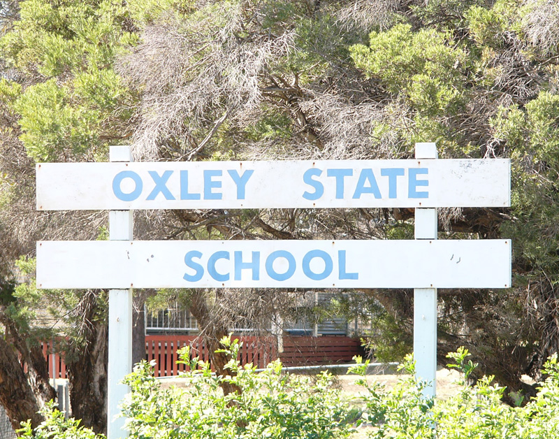 CLOSE TO RAIL, SHOP & SCHOOL Picture