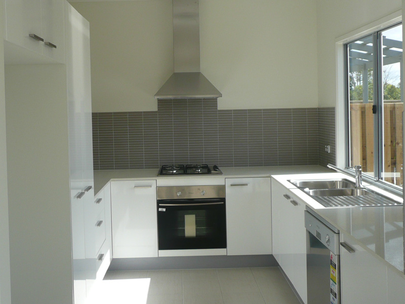 NEW TOWNHOUSE Picture 2