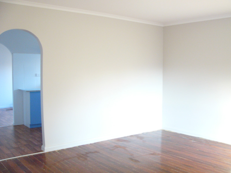 LARGE FAMILY HOME - Open House Picture 2