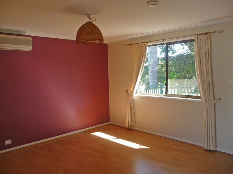 CORNER BLOCK Picture 2