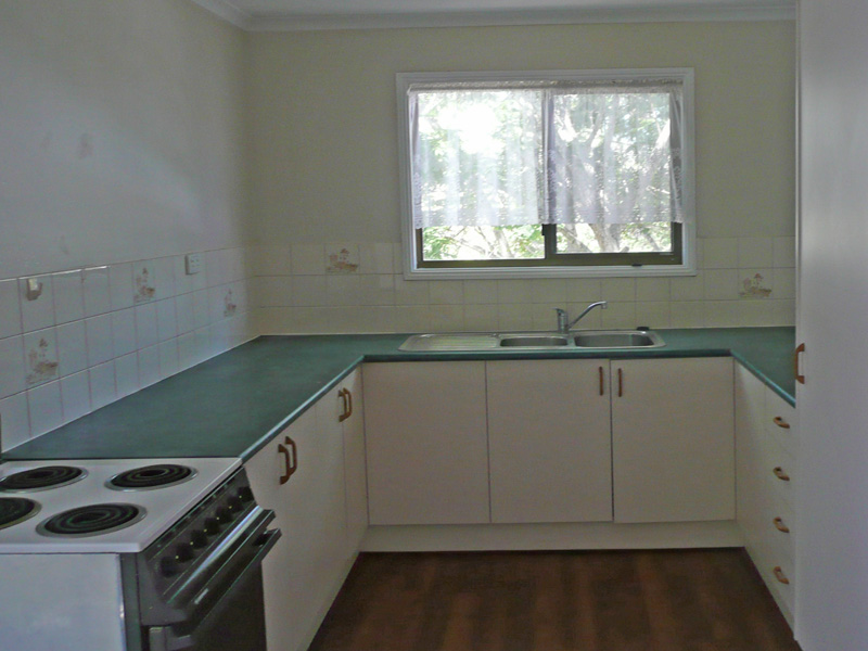 HANDY TO WORK? Picture 2