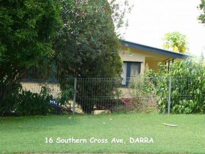 HANDY TO SHOPS & TRAIN - OPEN HOME CANCELLED Picture