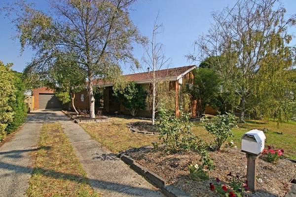 IMMACULATE - JUST MOVE IN Picture 1