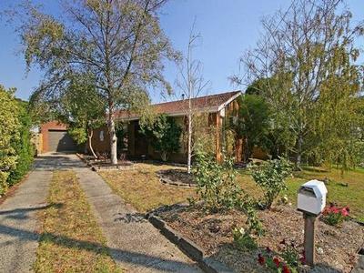 IMMACULATE - JUST MOVE IN Picture