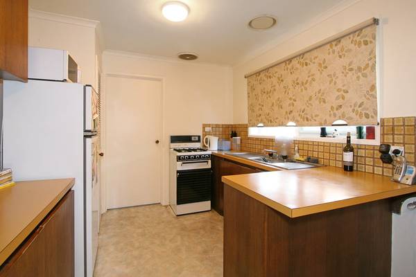 CLOSE TO UNI Picture