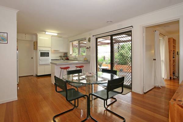 MAKE AN OFFER Picture MAKE AN OFFER Picture