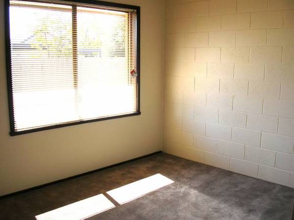 IS THIS THE BEST UNIT IN FRANKSTON FOR UNDER 200K?? Picture IS THIS THE BEST UNIT IN FRANKSTON FOR UNDER 200K?? Picture