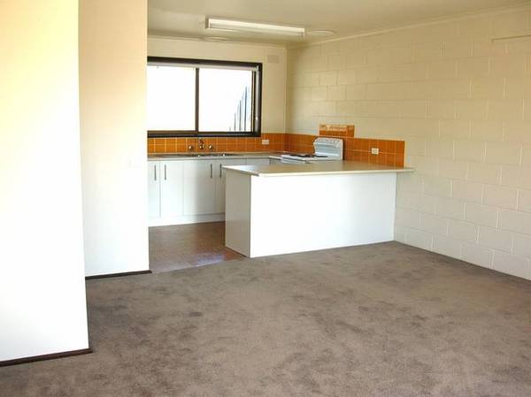 IS THIS THE BEST UNIT IN FRANKSTON FOR UNDER 200K?? Picture IS THIS THE BEST UNIT IN FRANKSTON FOR UNDER 200K?? Picture