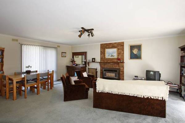 IT STANDS ALONE Picture