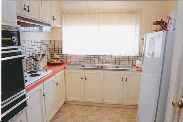 LARGER STYLE TWO BEDROOM UNIT! Picture 3