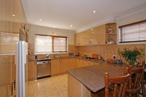 UPMARKET LIVING Picture UPMARKET LIVING Picture