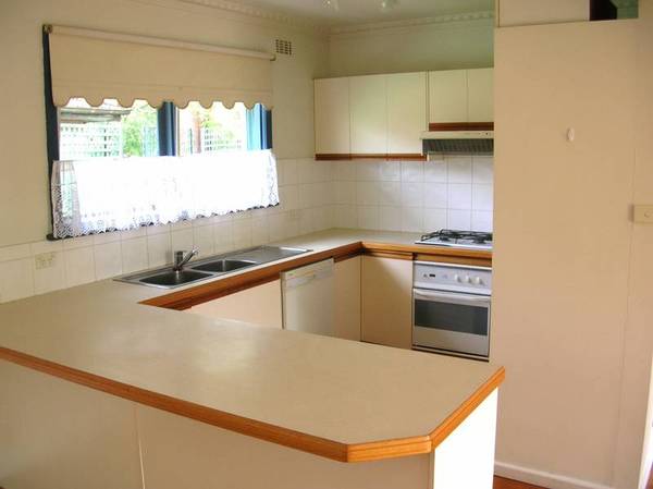 WALK TO FRANKSTON HIGH Picture