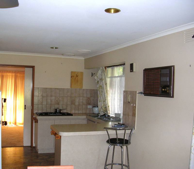 BIG LIVING AREA PLUS ENSUITE Picture 2