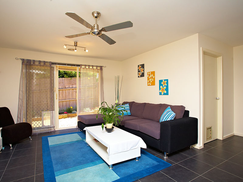 FULLY RENOVATED AND READY TO GO Picture 2