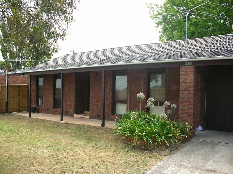 A UNIT ON A HOUSE-SIZED BLOCK Picture 1