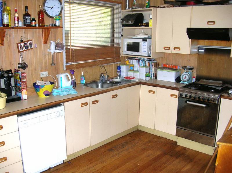 RENOVATOR'S DELIGHT Picture 3