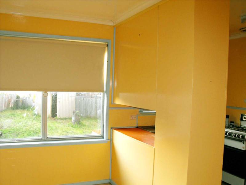 BRING YOUR PAINTBRUSH ... Picture 2