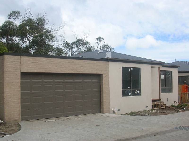 THE MOST AFFORDABLE, BRAND NEW, SINGLE STOREY VILLA IN LANGWARRIN Picture 1
