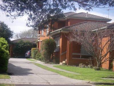 LIGHT & BRIGHT WITH VIEWS OF THE BAY Picture