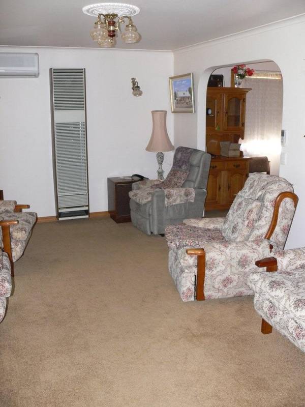 FURNISHED - OPTIONAL Picture 2