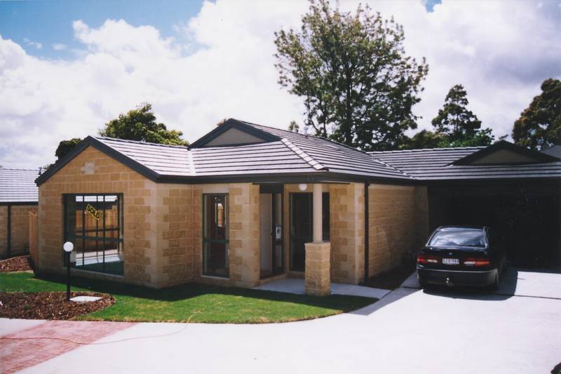 NEAT & TIDY Picture 3