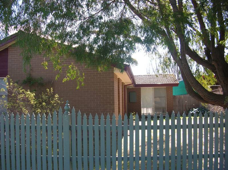 INVESTORS/FIRST HOME BUYERS!!! Picture 1