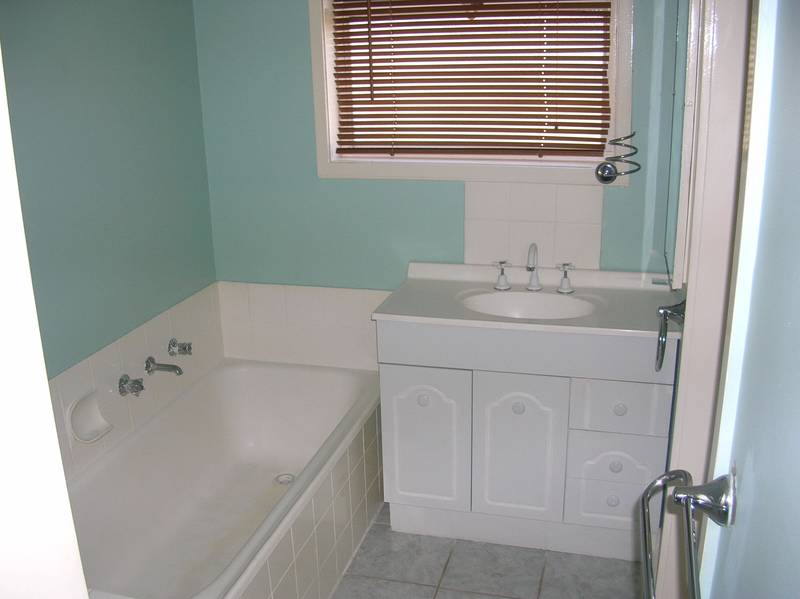 INVESTORS/FIRST HOME BUYERS!!! Picture 3