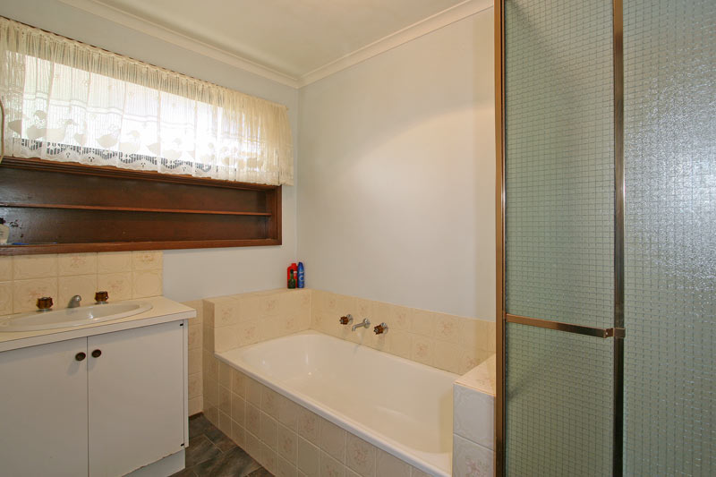 BARGAIN BASEMENT UNIT Picture 3