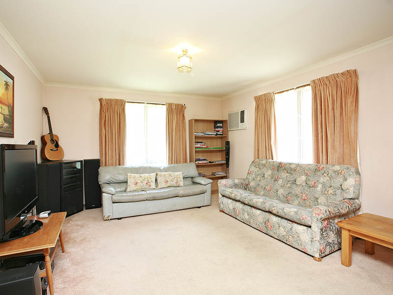 LEAP INTO THE MARKET Picture 2