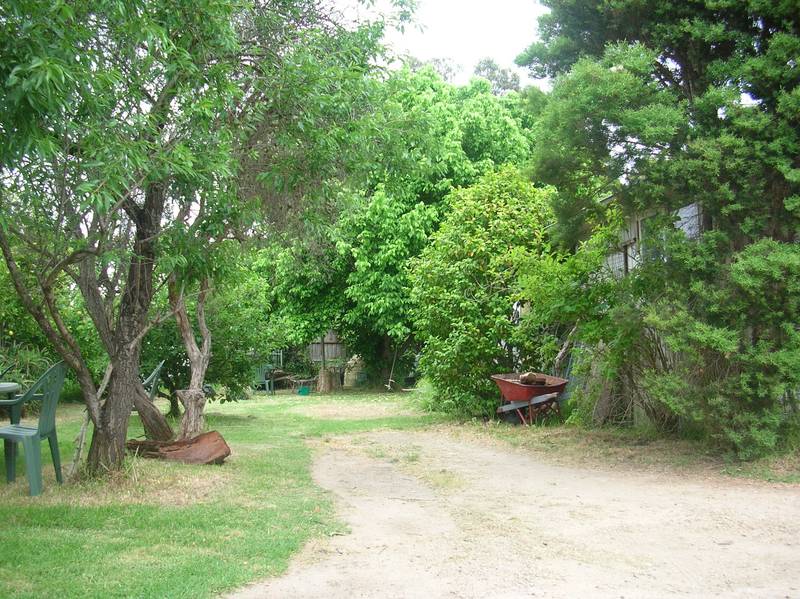 RENOVATE, DEVELOP OR INVEST - THE CHOICE IS YOURS Picture 2