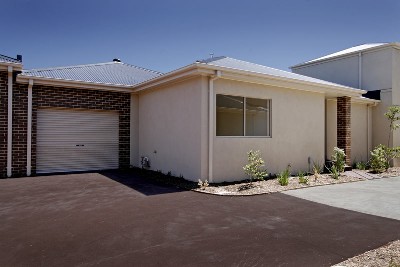 WHAT A GREAT TOWNHOUSE!! Picture