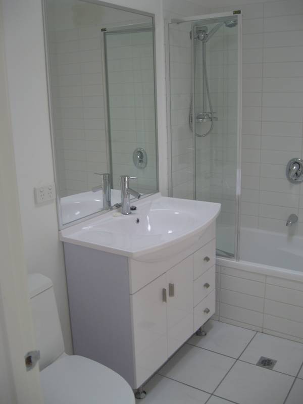 WELL PRESENTED Picture 2