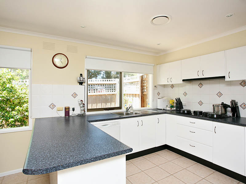 FEATURE PACKED FAMILY HOME Picture 3