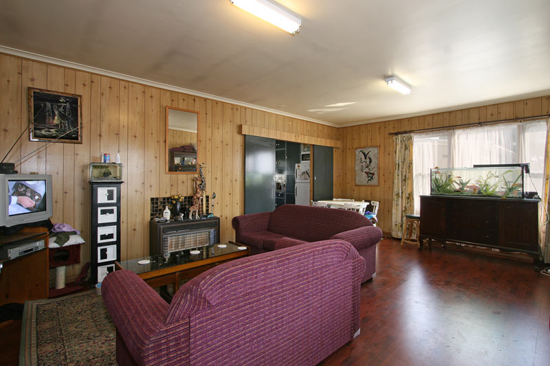 CLOSE TO SCHOOLS AND PUBLIC TRANSPORT Picture 3