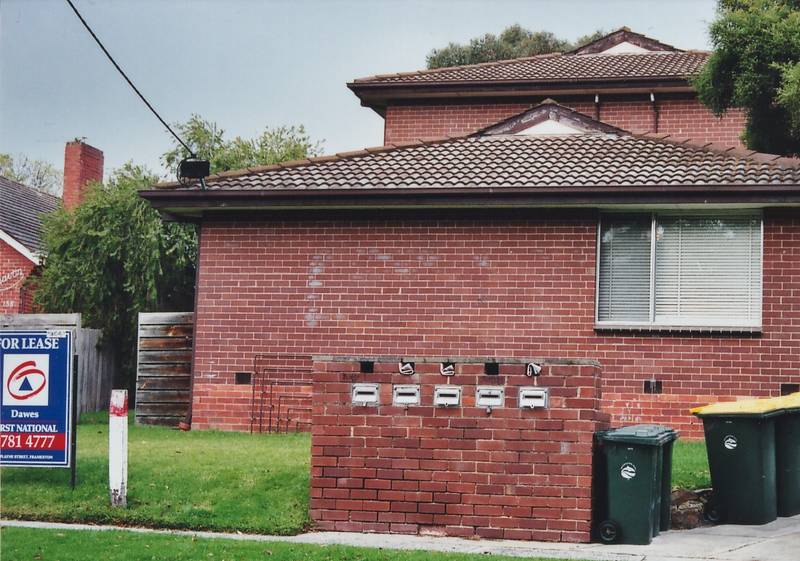 CLOSE TO EVERYTHING Picture 1