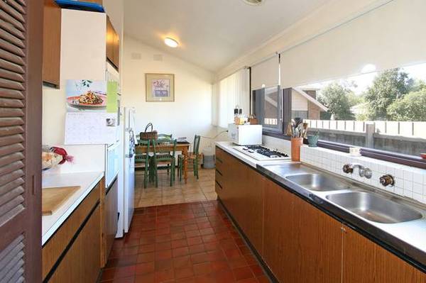 TRUE FRANKSTON - 4 BEDROOMS Picture 2