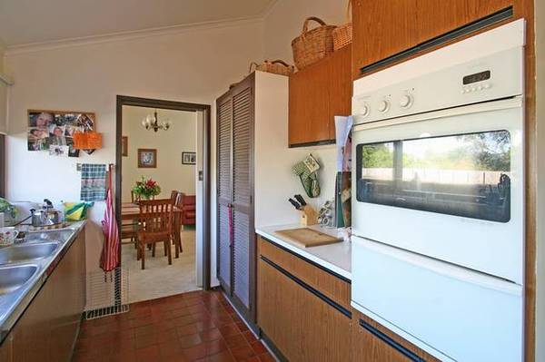 TRUE FRANKSTON - 4 BEDROOMS Picture 3