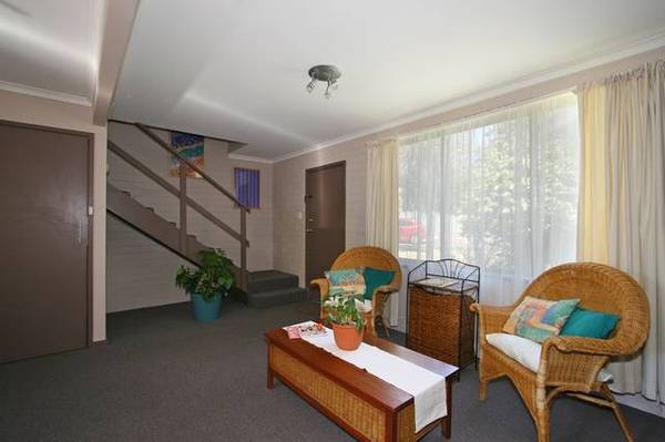 TRENDY TOWNHOUSE Picture 3