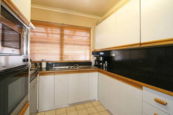 LET ME ENTERTAIN YOU Picture 2