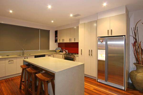 BE STUNNED - BE OVERWHELMED Picture 3