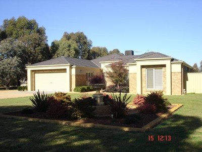 SIMPLY STUNNING Picture SIMPLY STUNNING Picture