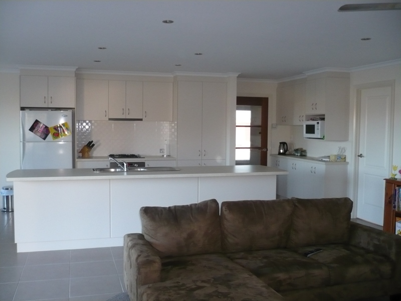 Full of features Picture 2