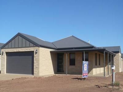 CONTEMPORARY FAMILY LIVING Picture