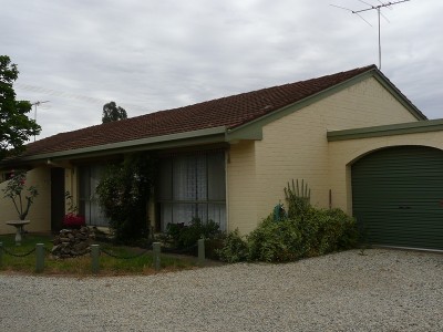 READY TO MOVE IN OR LEASE! Picture