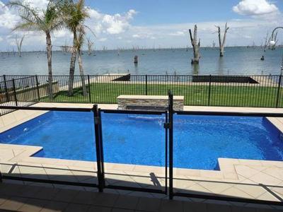 LAKE FRONTAGE Picture