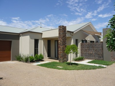 CONTEMPORARY TOWNHOUSE LIVING Picture