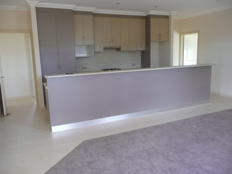 CONTEMPORARY TOWNHOUSE LIVING Picture 2