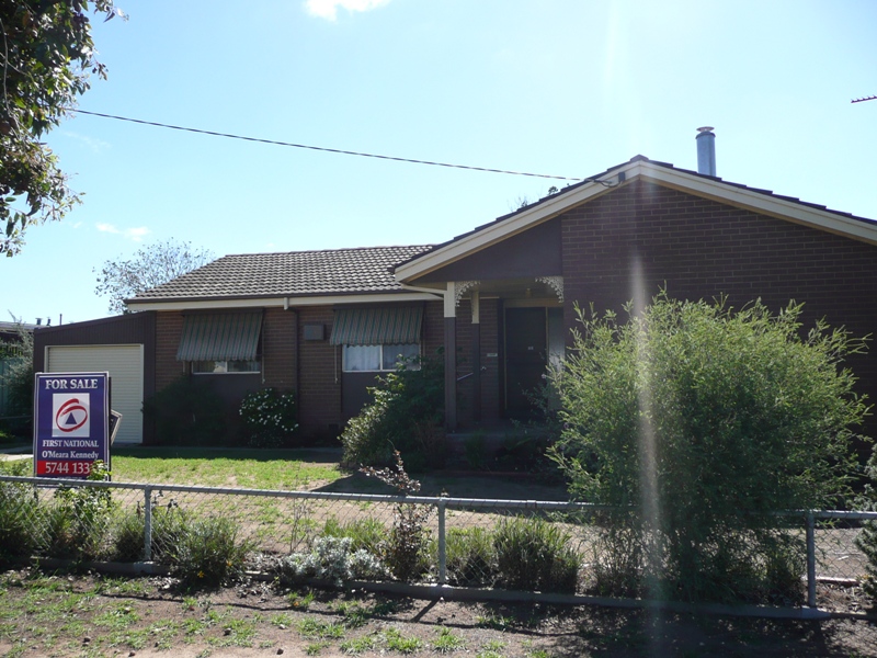 RED HOT CENTRAL BARGAIN BUY!!
MUST SELL. Picture 2