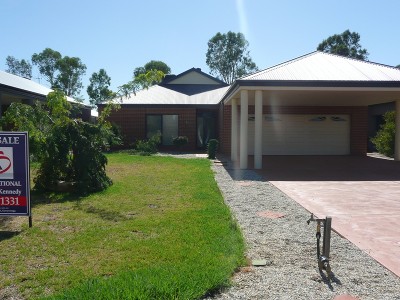 CHIC WATERFRONT LIVING AT ITS BEST Picture